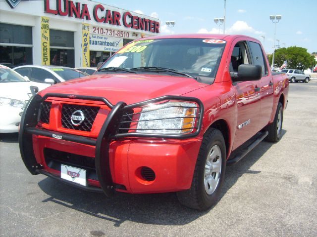 2005 Nissan Titan SE 2WD