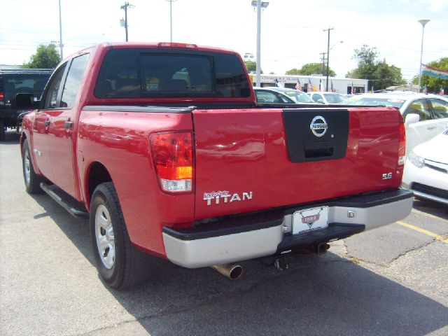 2005 Nissan Titan SE 2WD