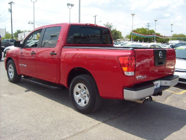 2005 Nissan Titan SE 2WD