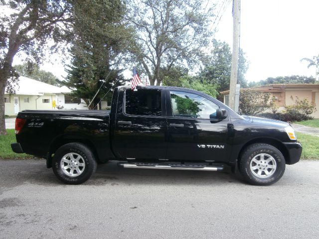 2005 Nissan Titan SE 2WD