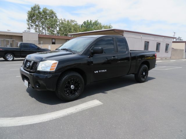 2005 Nissan Titan SE 2WD