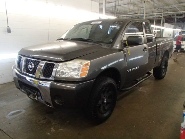 2005 Nissan Titan SE 2WD