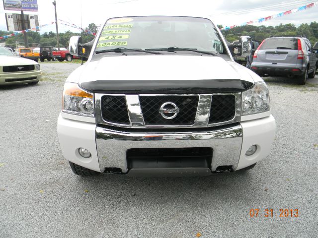 2005 Nissan Titan GLS Touring A/T