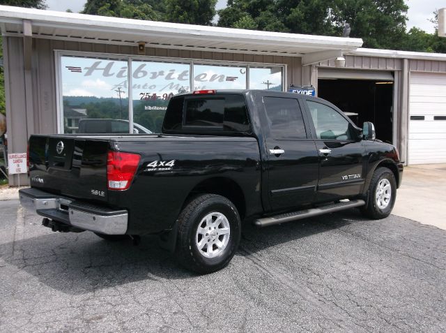 2005 Nissan Titan SE 2WD