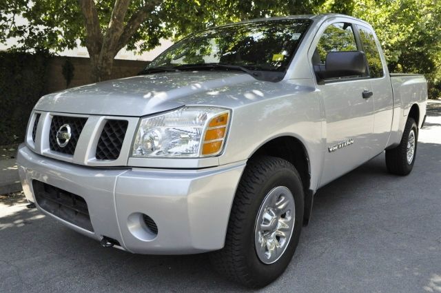 2005 Nissan Titan 2WD Double CAB V6 AUTO LS