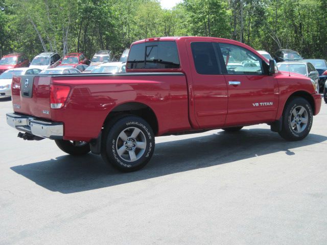 2005 Nissan Titan SE 2WD