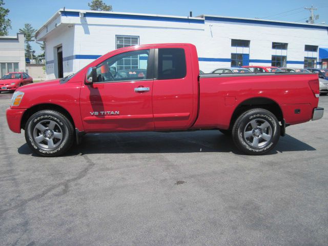 2005 Nissan Titan SE 2WD