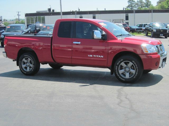 2005 Nissan Titan SE 2WD