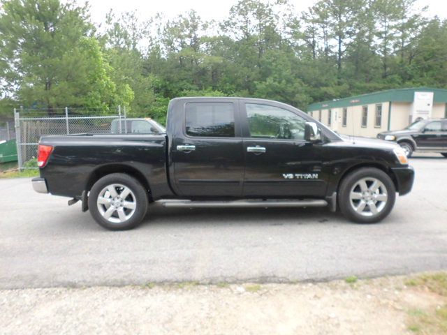 2005 Nissan Titan 4X4 Le3rd Rowone Owner