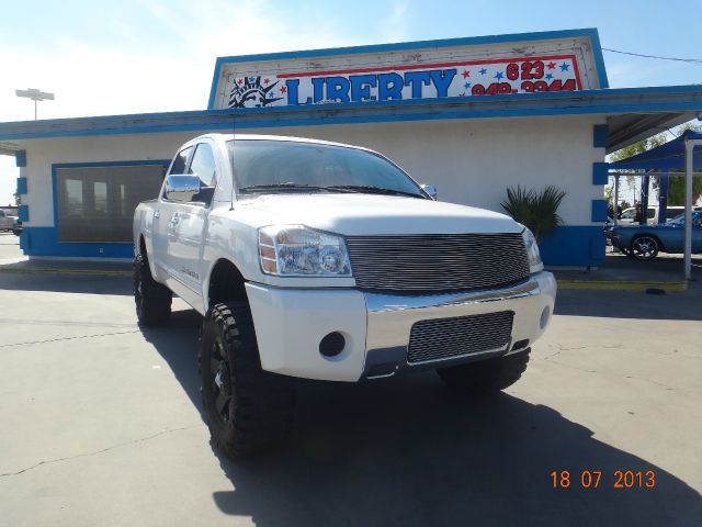 2005 Nissan Titan SE 2WD