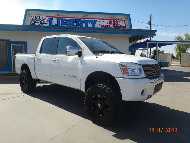 2005 Nissan Titan SE 2WD