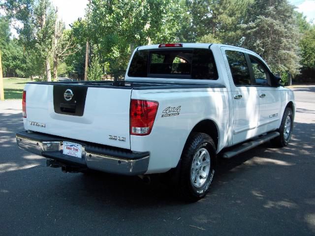 2005 Nissan Titan GLS Touring A/T