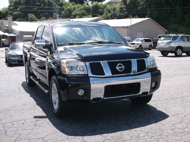 2005 Nissan Titan GLS Touring A/T