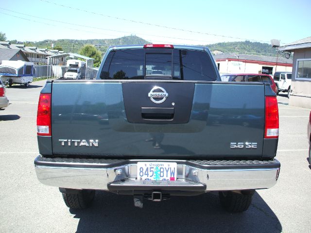 2005 Nissan Titan SE 2WD