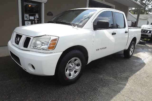 2005 Nissan Titan SE 2WD