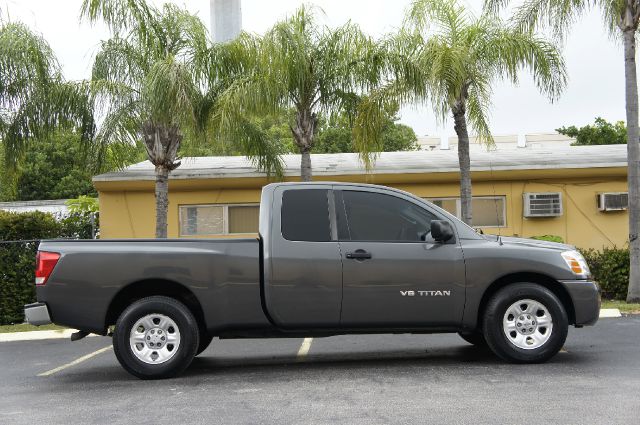 2005 Nissan Titan SE 2WD