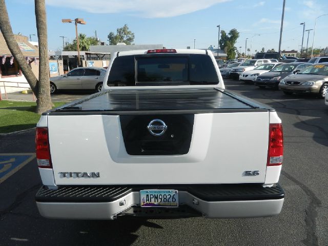 2006 Nissan Titan 4X4 Le3rd Rowone Owner