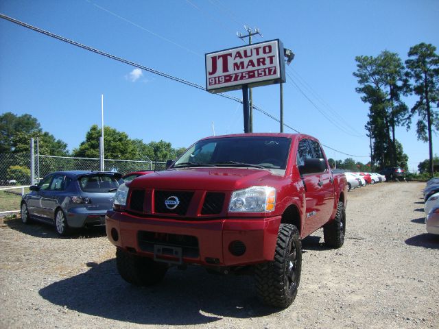 2007 Nissan Titan 4X4 Le3rd Rowone Owner