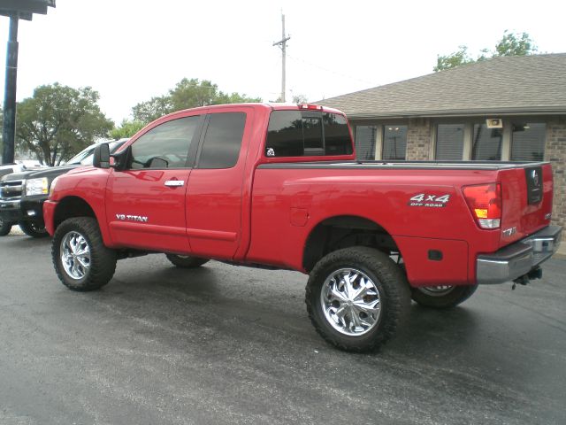 2007 Nissan Titan SE 2WD