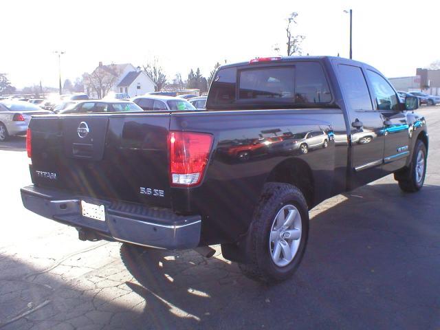 2008 Nissan Titan LX Minivan