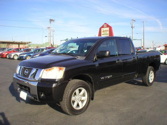 2008 Nissan Titan LX Minivan