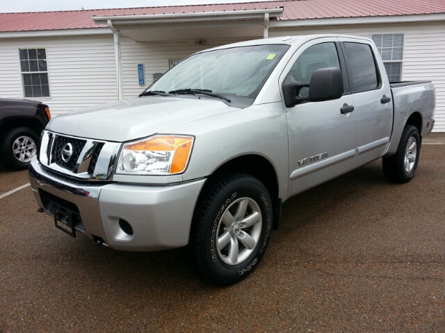 2008 Nissan Titan LX Minivan