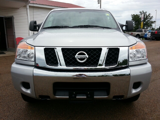 2008 Nissan Titan LX Minivan