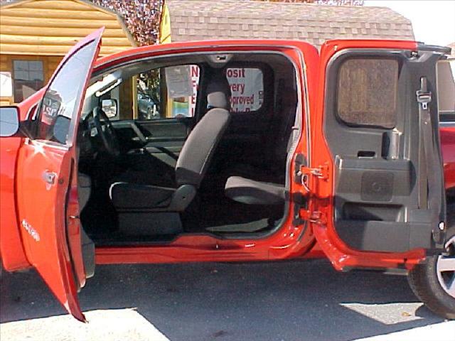 2008 Nissan Titan 2500 High Roof 158 WB