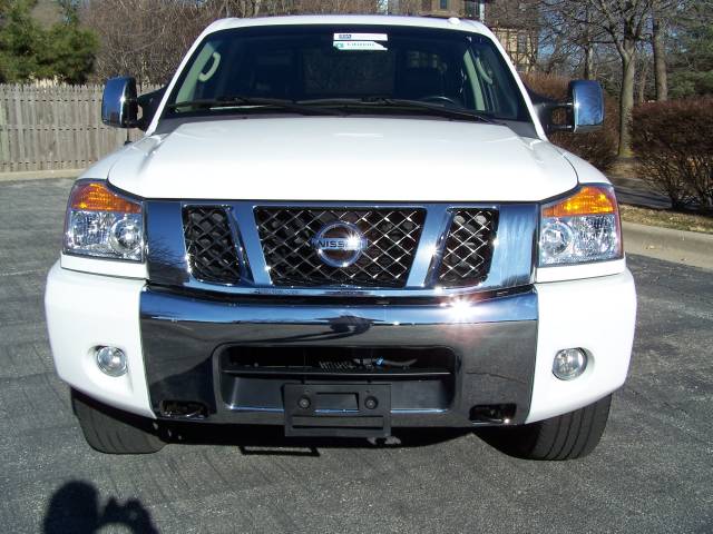 2008 Nissan Titan 2500 High Roof 158 WB