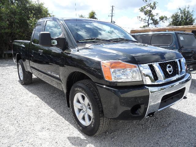 2008 Nissan Titan LX Minivan