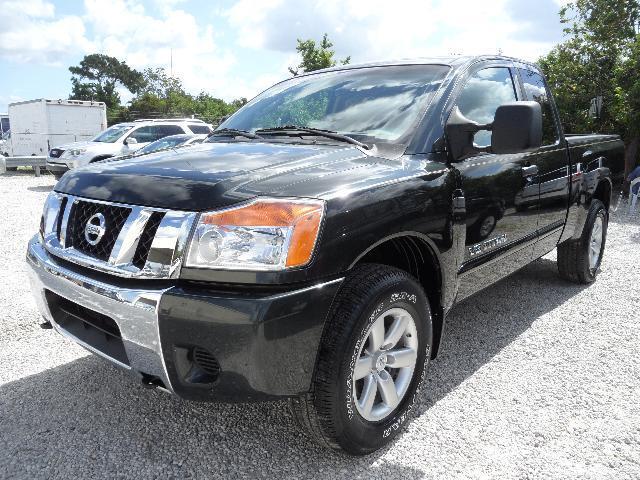 2008 Nissan Titan LX Minivan