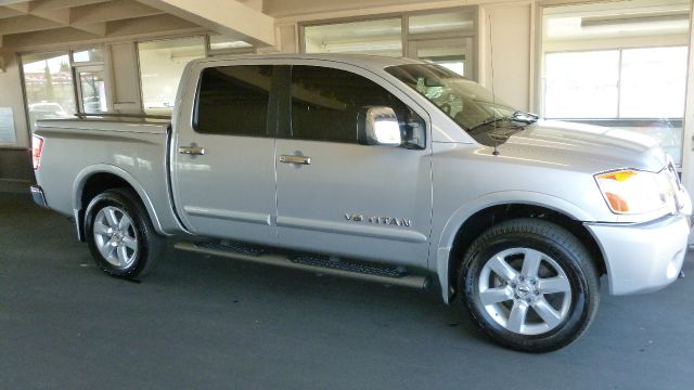 2009 Nissan Titan 4d,ac,pw,sunroof,leather