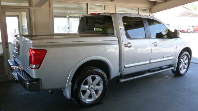 2009 Nissan Titan 4d,ac,pw,sunroof,leather