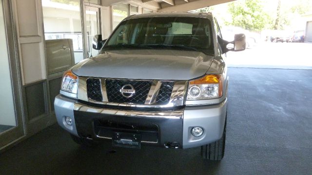 2009 Nissan Titan 4d,ac,pw,sunroof,leather