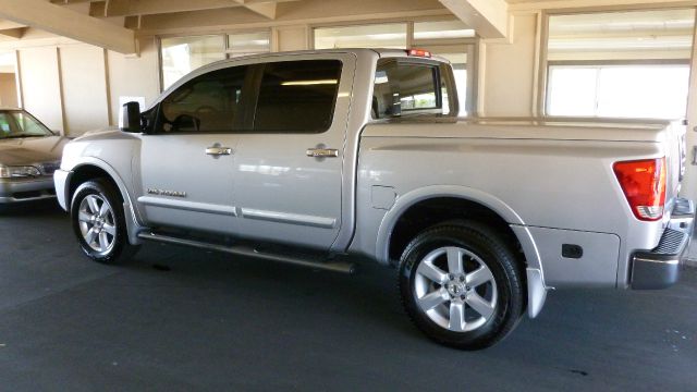 2009 Nissan Titan 4d,ac,pw,sunroof,leather