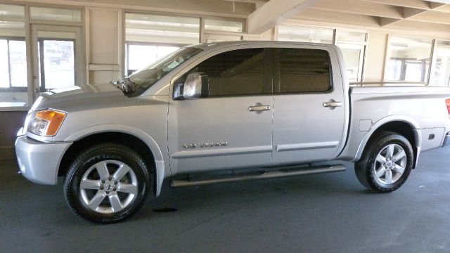 2009 Nissan Titan 4d,ac,pw,sunroof,leather