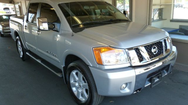 2009 Nissan Titan 4d,ac,pw,sunroof,leather