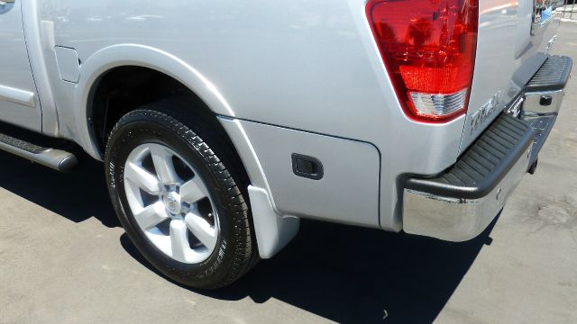 2009 Nissan Titan 4d,ac,pw,sunroof,leather