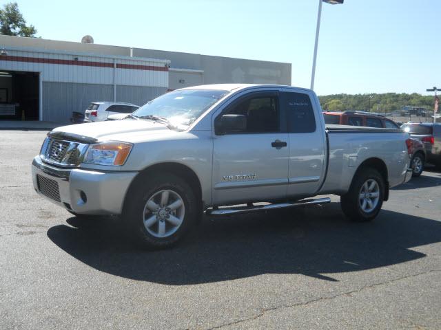 2010 Nissan Titan SE