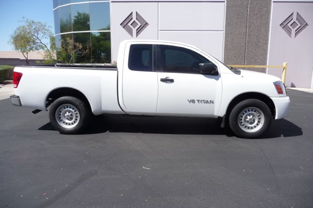 2010 Nissan Titan Unknown