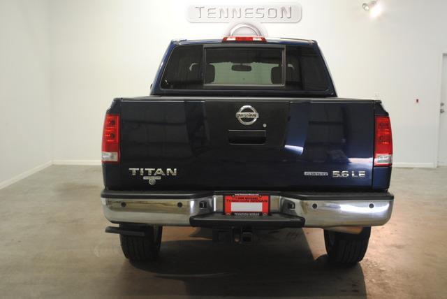 2010 Nissan Titan Touring / AWD