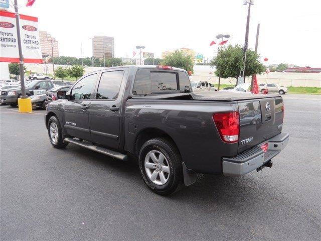 2010 Nissan Titan SE