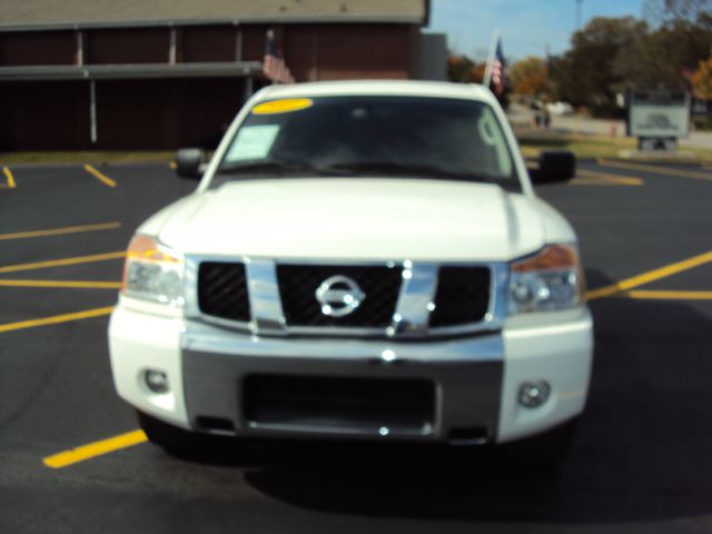 2011 Nissan Titan Slt-2nd Bench-4wd-sunroof-6 CD BOSE