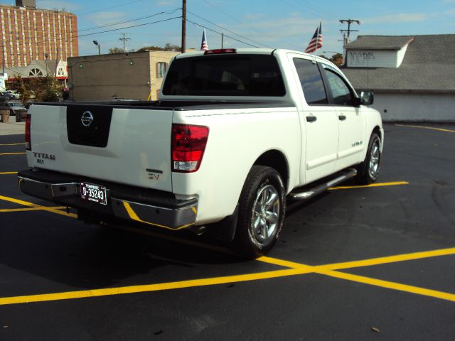 2011 Nissan Titan Slt-2nd Bench-4wd-sunroof-6 CD BOSE