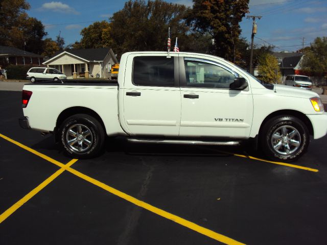 2011 Nissan Titan Slt-2nd Bench-4wd-sunroof-6 CD BOSE