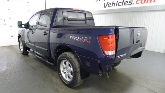 2011 Nissan Titan 545I 6-spd MANU