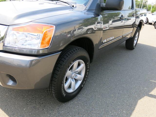 2011 Nissan Titan LS V6 4DR AWD