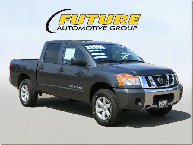 2011 Nissan Titan LS V6 4DR AWD