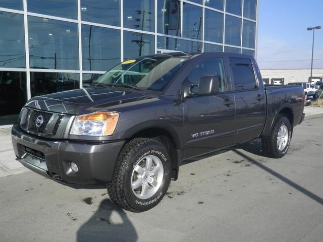 2012 Nissan Titan LX Minivan