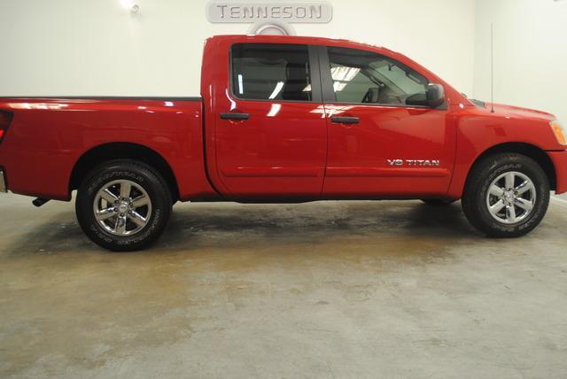 2012 Nissan Titan 4.6L Eddie Bauer